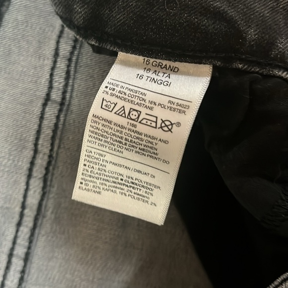 Old Navy Rockstar Super Skinny High Rise Button Fly faded black jeans size 16T - Picture 9 of 14